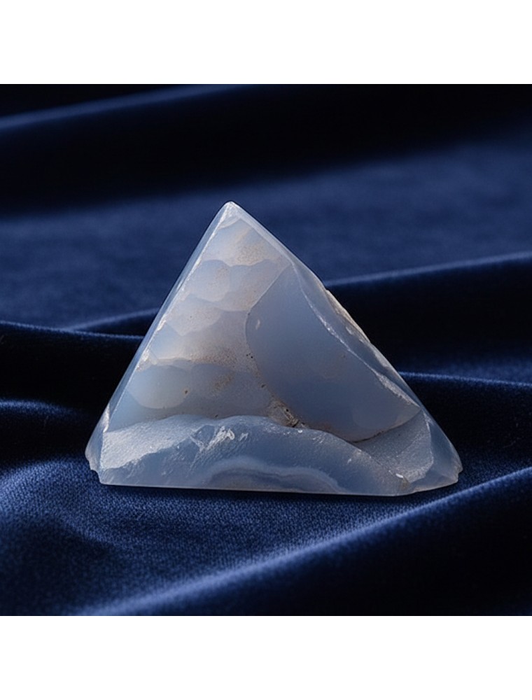 Image principale de la modale pour Cristal Taillé - Calcédoine - 100 à 120g