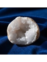 Image de Mini Géode - Cristal de Roche - 30 à 60 mm depuis Achetez vos pierres et toute la Lithothérapie ici – Pierres naturelles et bijoux authentiques (2)