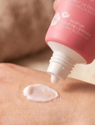 https://www.louis-herboristerie.com/84374-home_default/creme-mains-et-ongles-bio-soin-des-mains-30-ml-zao-make-up.jpg Image 84374 supplémentaire pour Crème Mains et Ongles Bio - Soin des Mains 30 ml - Zao Make-up