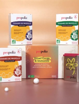 https://www.louis-herboristerie.com/85880-home_default/coffret-rituel-gorge-et-immunite-bio-gommes-a-la-propolis-et-boite-rechargeable-propolia.jpg Image 85880 supplémentaire pour Coffret Rituel Gorge et Immunité Bio - Gommes à la Propolis et Boîte Rechargeable - Propolia