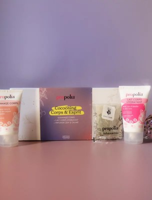 https://www.louis-herboristerie.com/85885-home_default/coffret-cocooning-corps-et-esprit-bio-soin-du-corps-propolia.jpg Image 85885 supplémentaire pour Coffret Cocooning Corps et Esprit Bio - Soin du Corps - Propolia