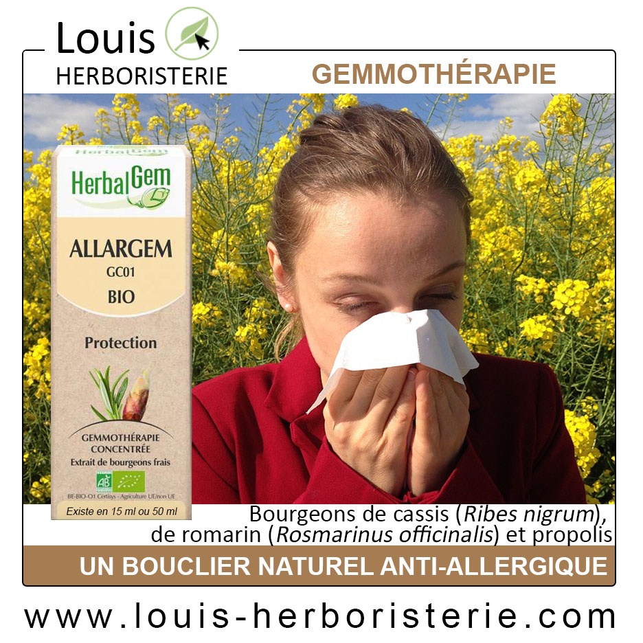 Photo d'une femme allergique qui se mouche à côté d'un flacon d'Allargem du laboratoire Herbalgem