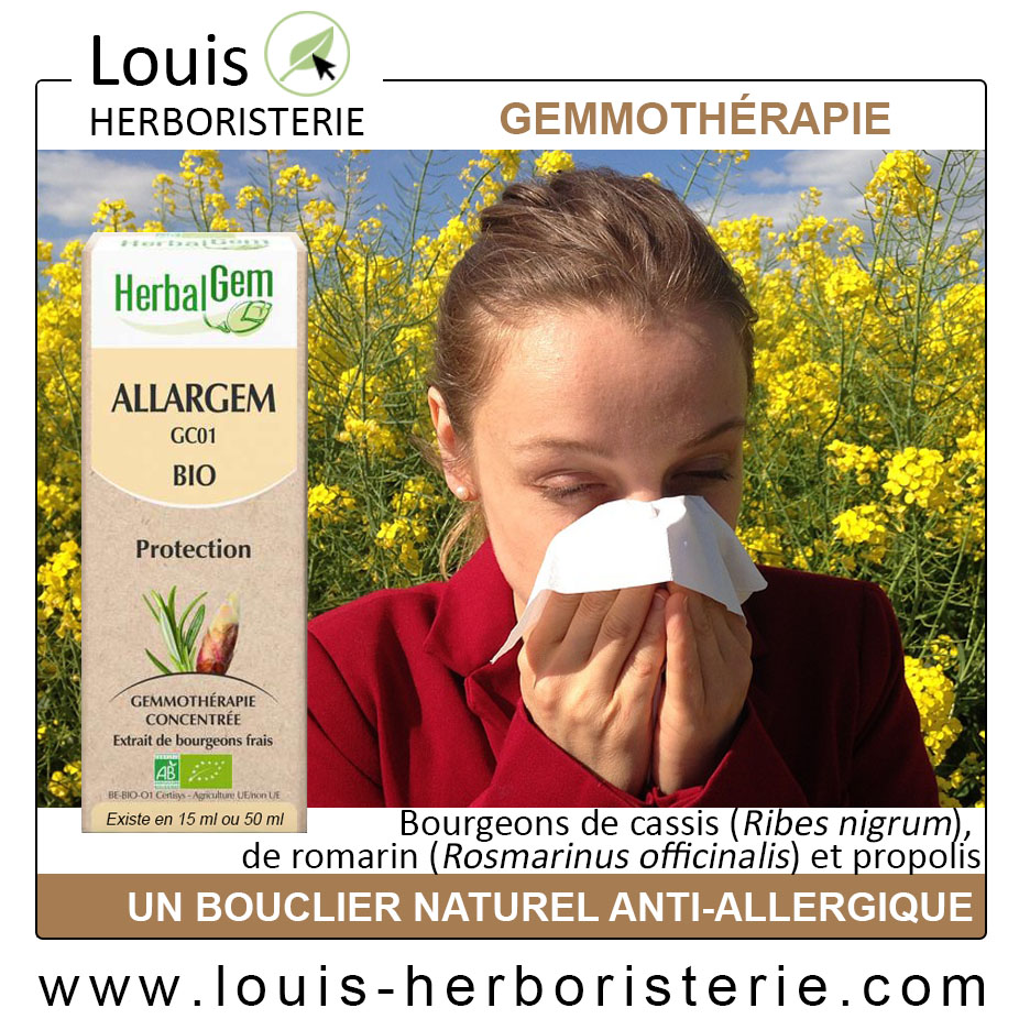 Photo d'une femme allergique qui se mouche à côté d'un flacon d'Allargem du laboratoire Herbalgem