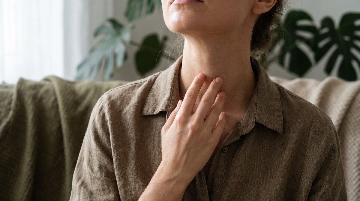 Quelles plantes pour la thyroïde ? Le guide de l'herboriste pour l'hyperthyroïdie et l'hypothyroïdie