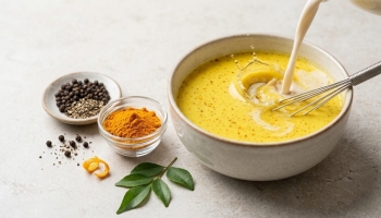 Comment bien assimiler le curcuma : Poivre noir, pipérine et lipides